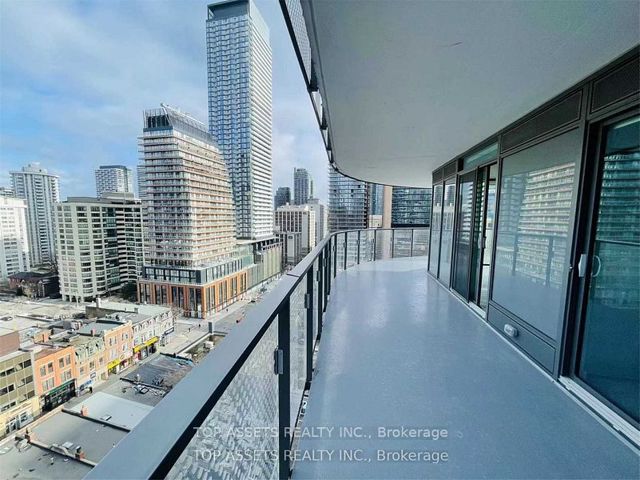 1102 - 11 Wellesley St