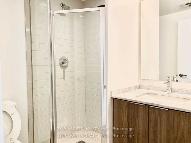 1102 - 11 Wellesley St