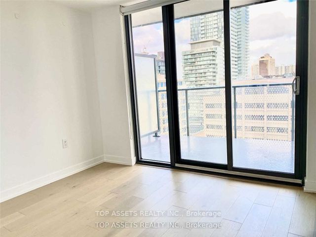 1102 - 11 Wellesley St