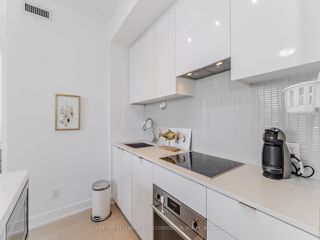 2707 - 7 Grenville St