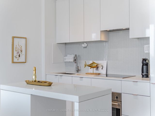2707 - 7 Grenville St