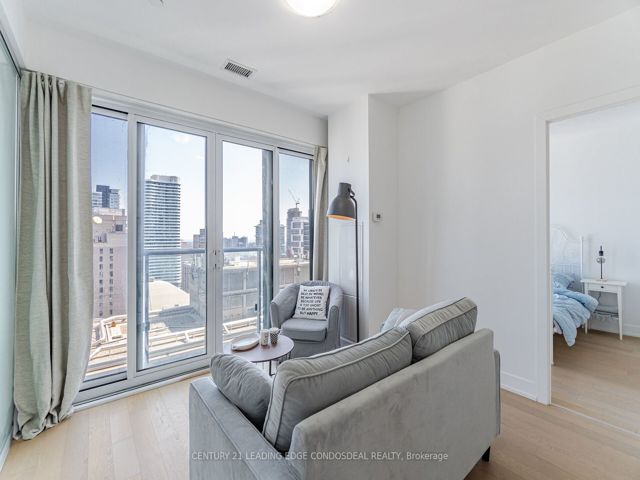 2707 - 7 Grenville St
