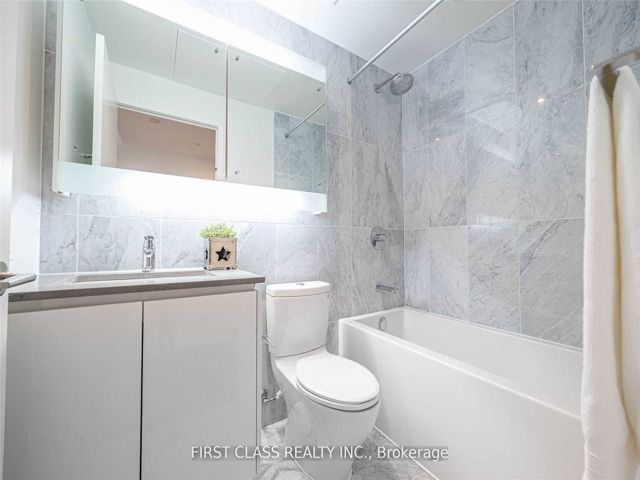 2607 - 115 Mcmahon Dr