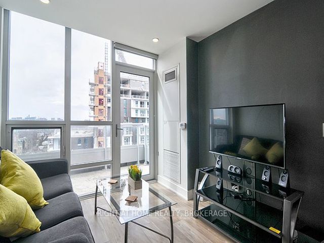 1128 - 38 Cameron St