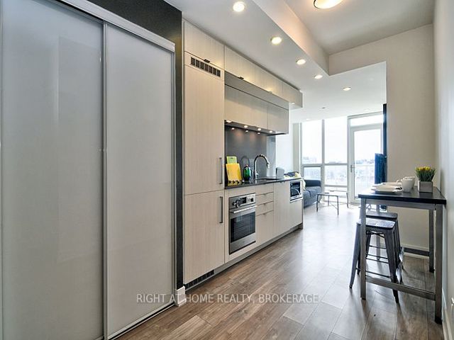 1128 - 38 Cameron St