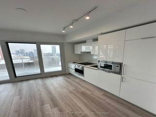 3413 - 230 Simcoe St