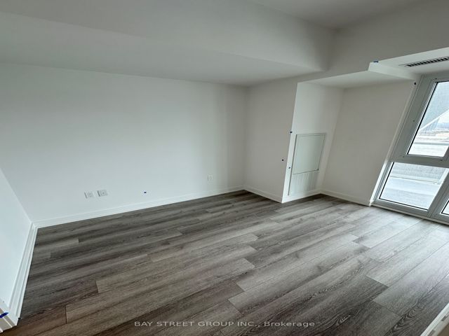 3413 - 230 Simcoe St