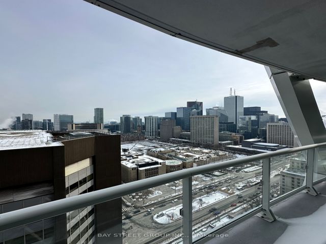 3413 - 230 Simcoe St