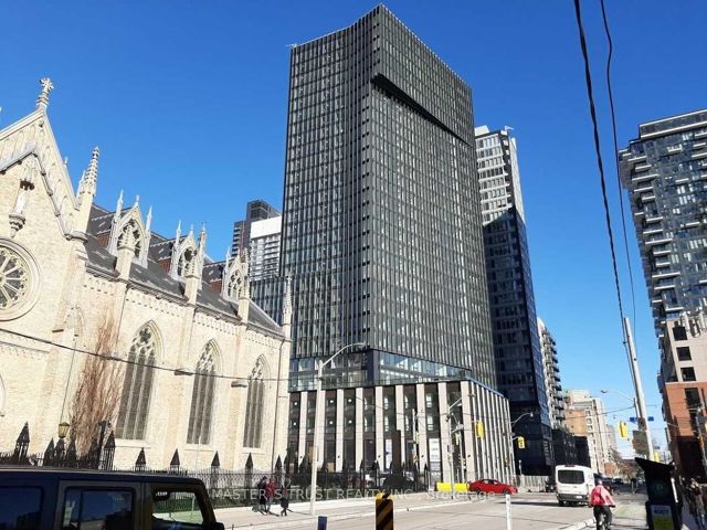 2107 - 60 Shuter St