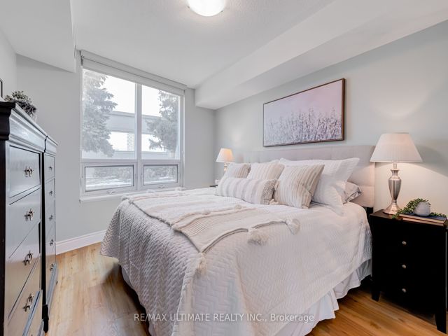 319 - 25 Greenview Ave