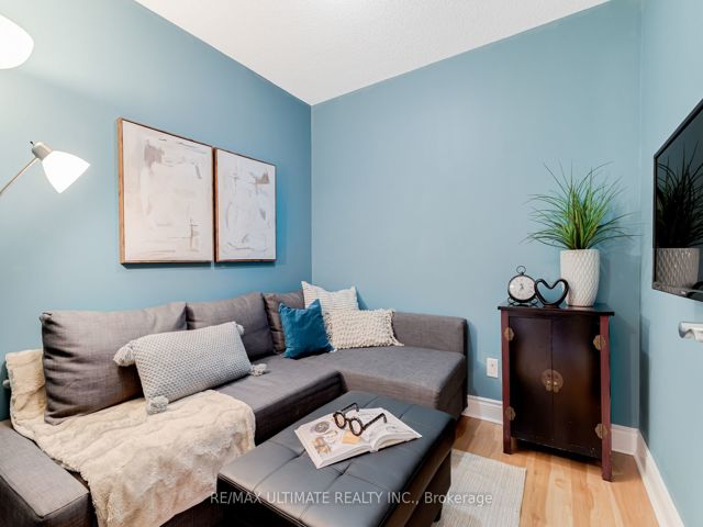 319 - 25 Greenview Ave