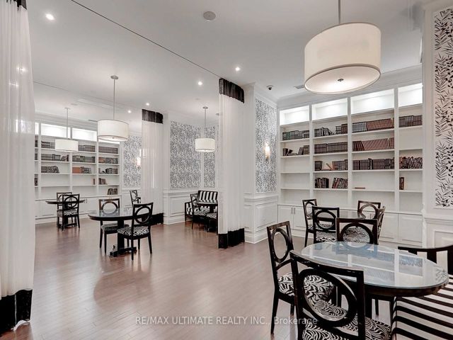 319 - 25 Greenview Ave
