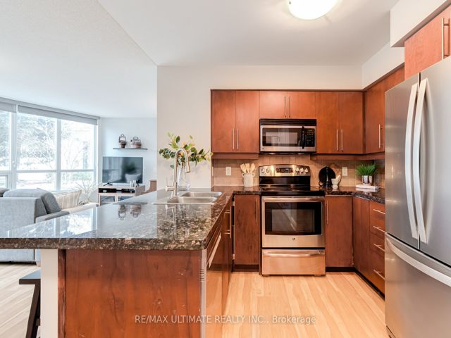 319 - 25 Greenview Ave