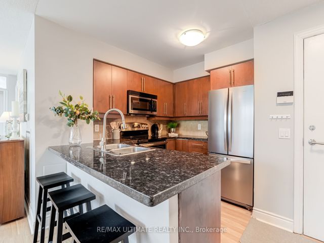 319 - 25 Greenview Ave