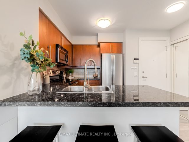 319 - 25 Greenview Ave