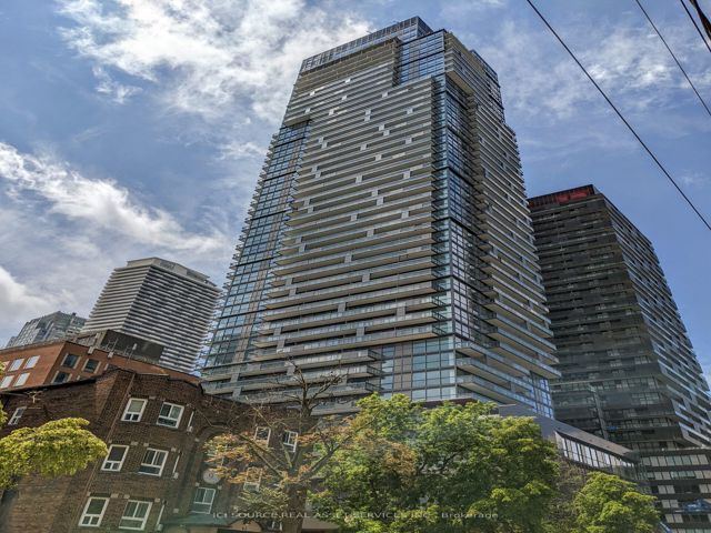 3210 - 39 Roehampton Ave