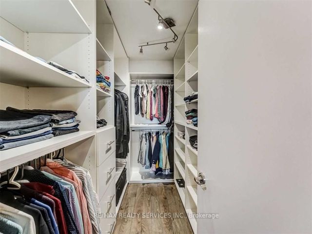 1201 - 135 Antibes Dr