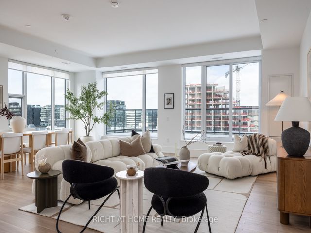 1110 - 455 Wellington St W