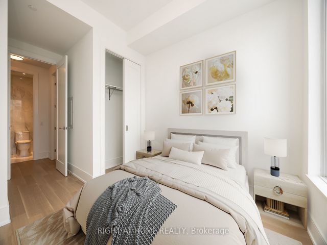 1110 - 455 Wellington St W