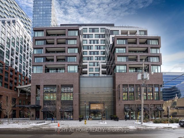 1110 - 455 Wellington St W