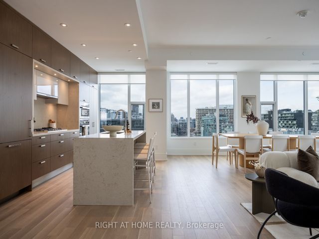 1110 - 455 Wellington St W