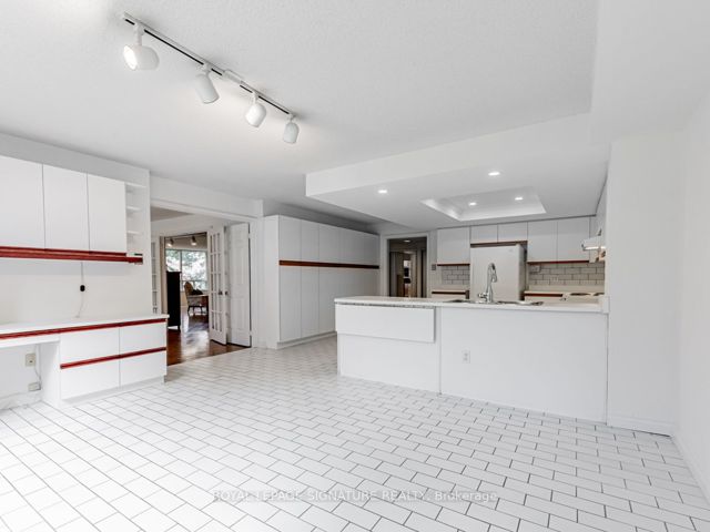 217 - 1200 Don Mills Rd