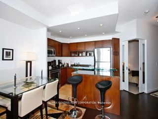 2611 - 218 Queens Quay W