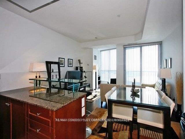 2611 - 218 Queens Quay W