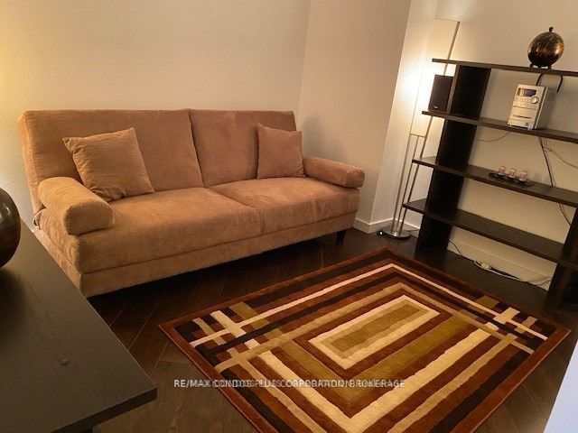 2611 - 218 Queens Quay W