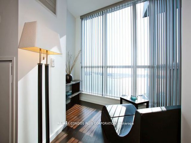 2611 - 218 Queens Quay W