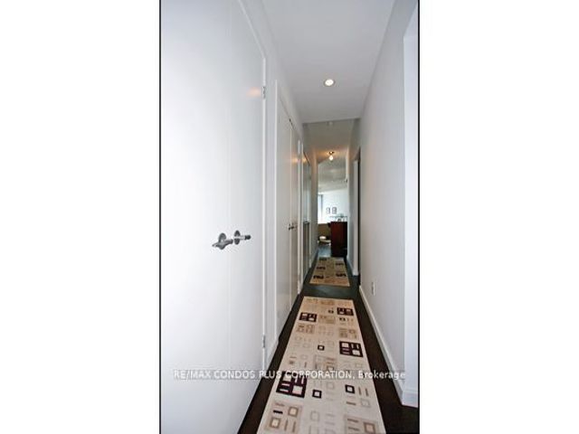 2611 - 218 Queens Quay W