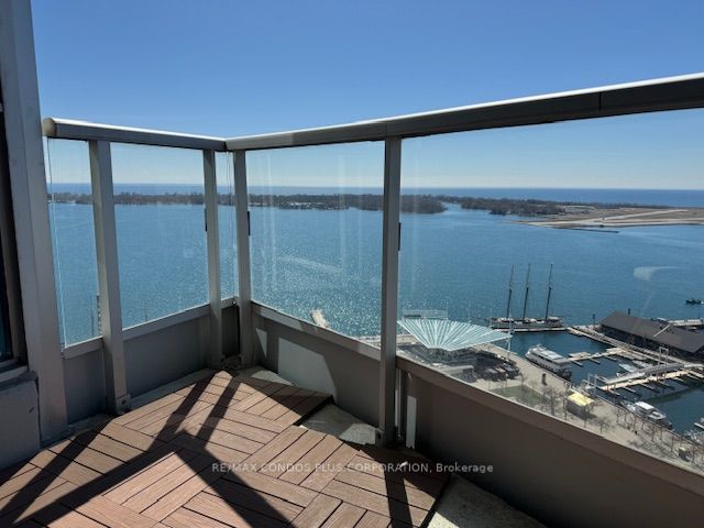 2611 - 218 Queens Quay W