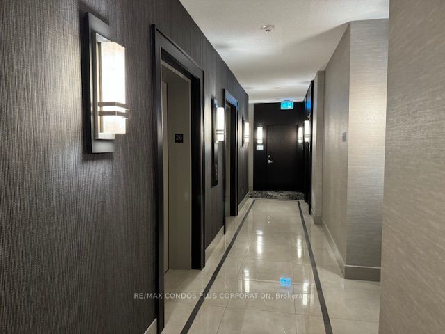 2611 - 218 Queens Quay W