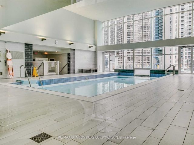 2611 - 218 Queens Quay W