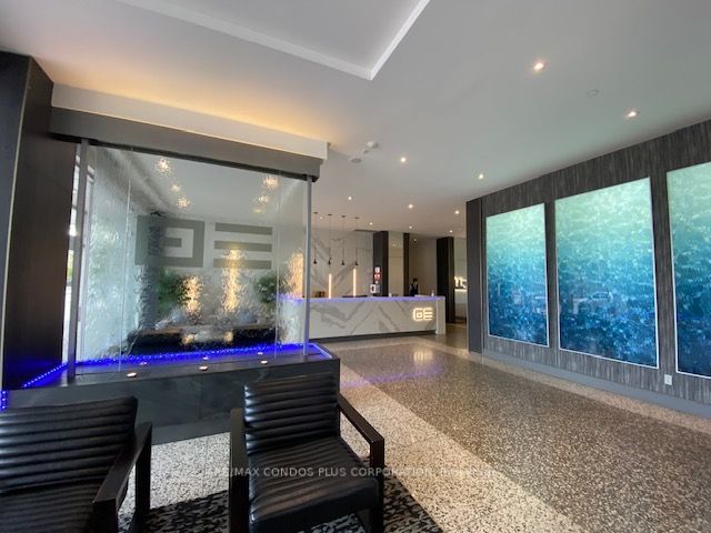 2611 - 218 Queens Quay W