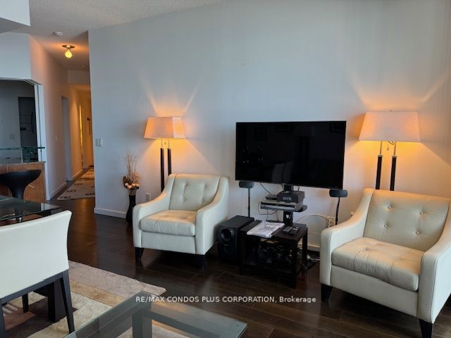 2611 - 218 Queens Quay W