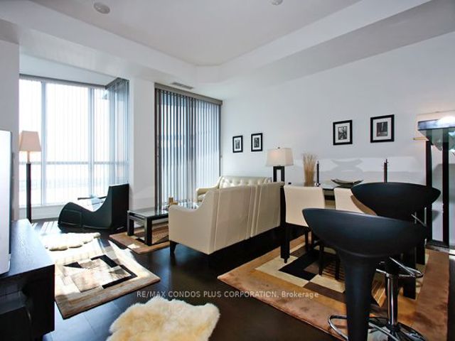 2611 - 218 Queens Quay W