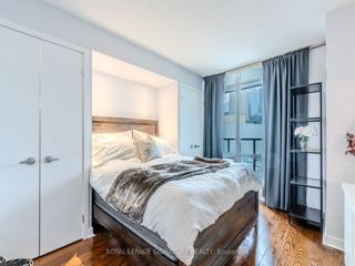 805 - 361 Front St W