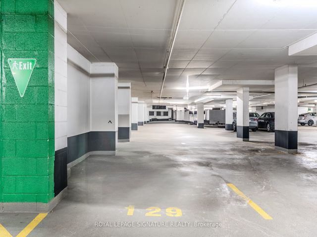 805 - 361 Front St W