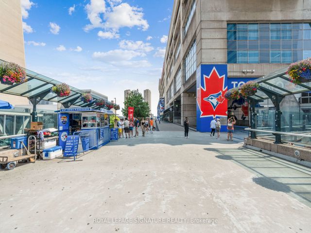 805 - 361 Front St W