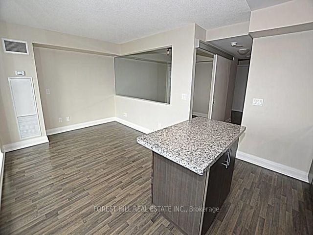 W506 - 565 Wilson Ave