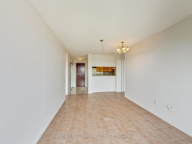405 - 800 Sheppard Ave