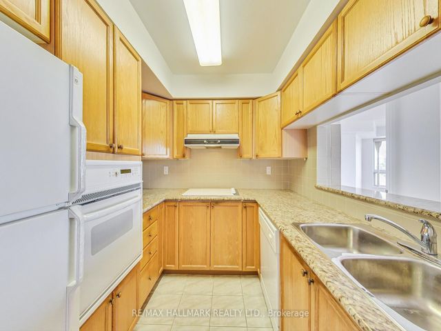 405 - 800 Sheppard Ave