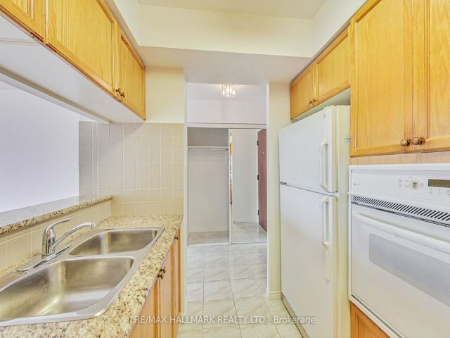 405 - 800 Sheppard Ave