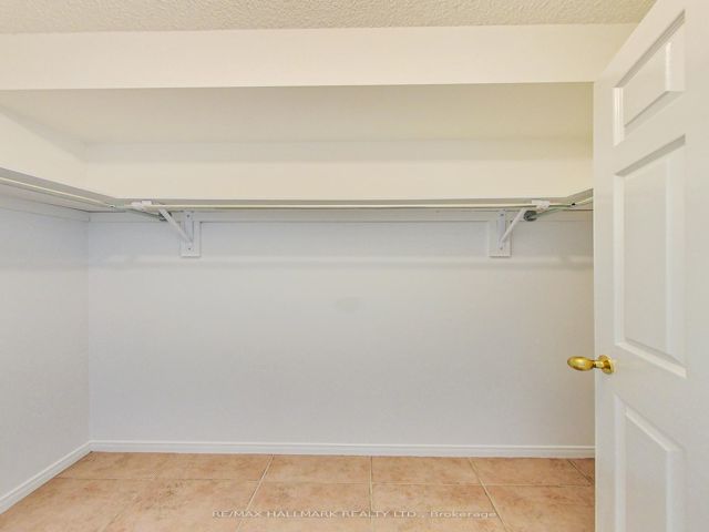 405 - 800 Sheppard Ave