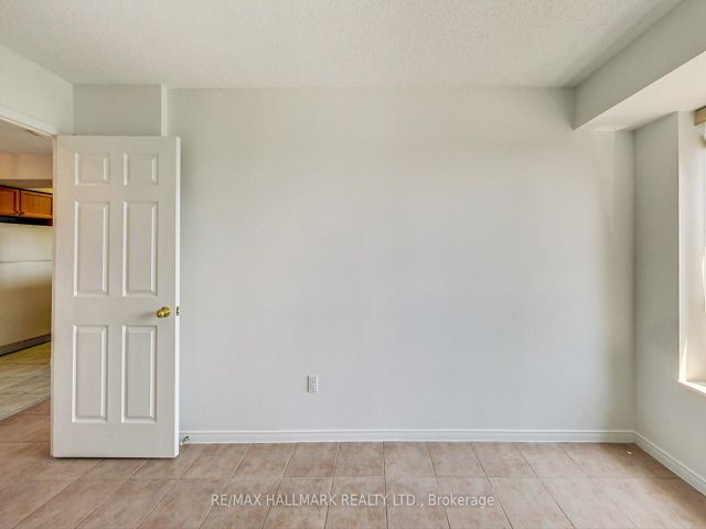 405 - 800 Sheppard Ave