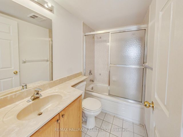 405 - 800 Sheppard Ave