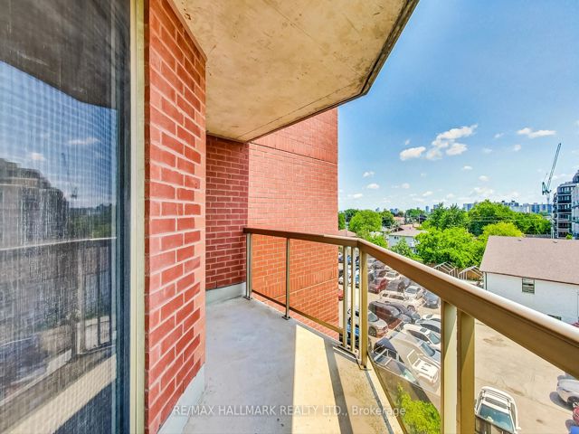 405 - 800 Sheppard Ave