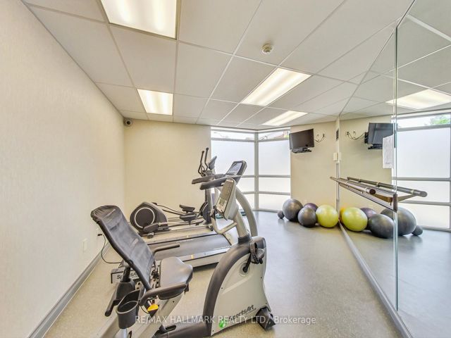 405 - 800 Sheppard Ave