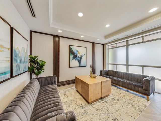 405 - 800 Sheppard Ave